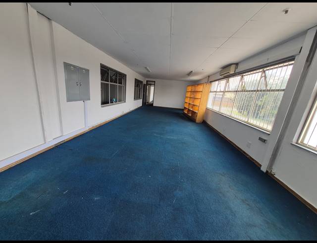 2,200M² WAREHOUSE TO LET IN DENVER